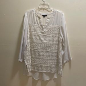 High - low blouse with needlework on front